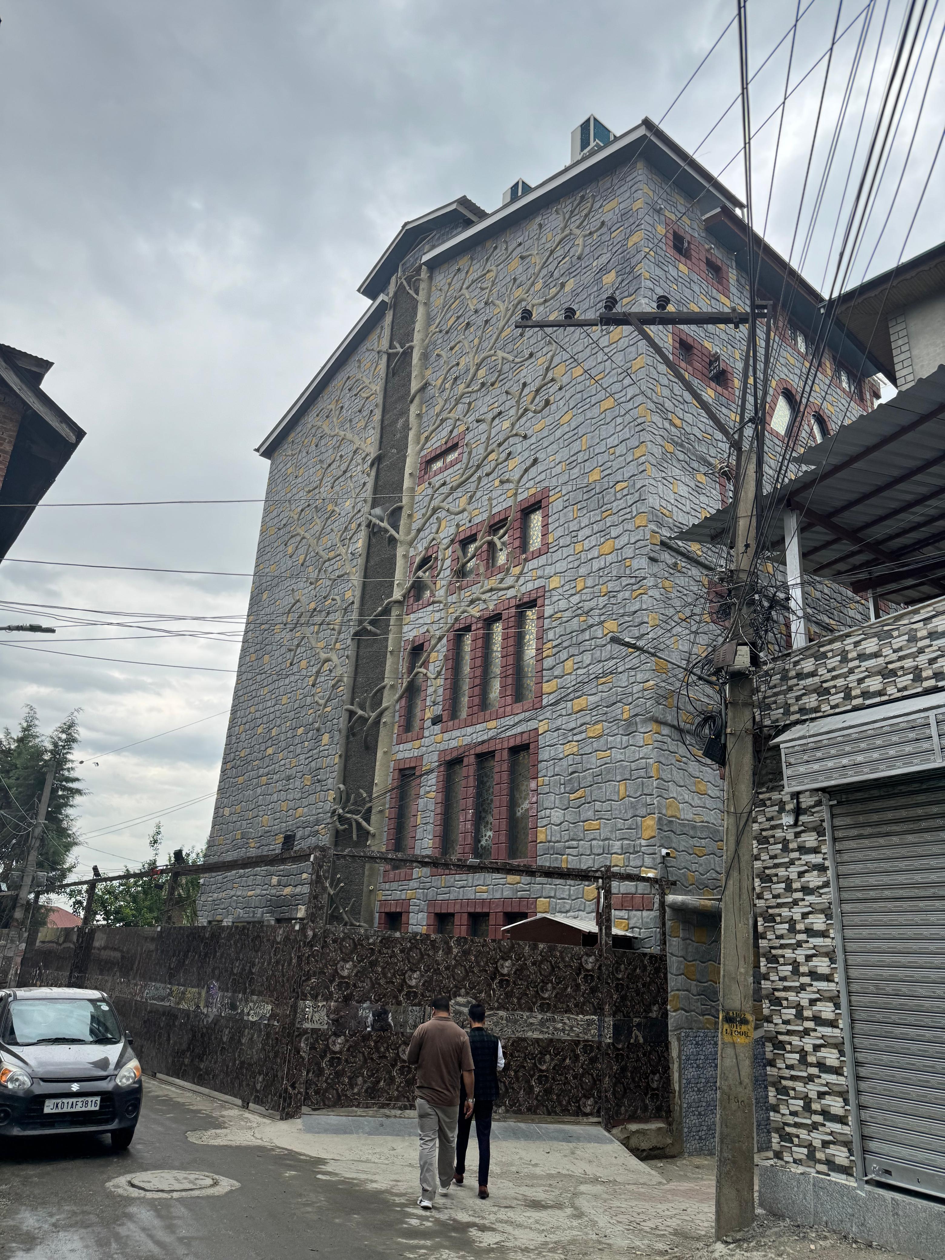 Hotel Shayd Oaks Srinagar