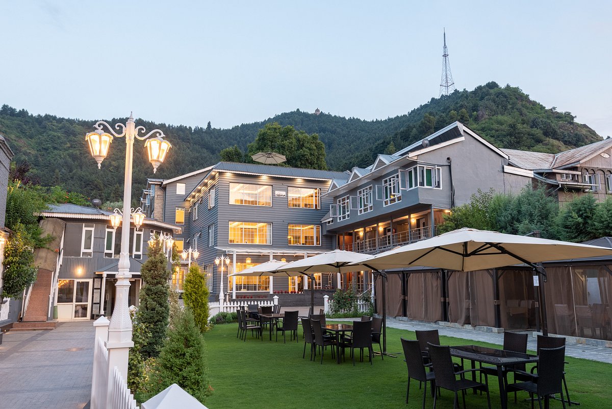 Hotel Shayd Oaks Srinagar